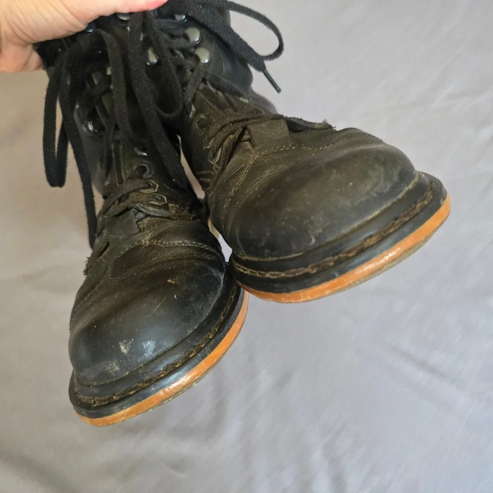 Dr. Martens Pier Boots Mens 8 Black Leather 9-Eye Cap Toe 13337001